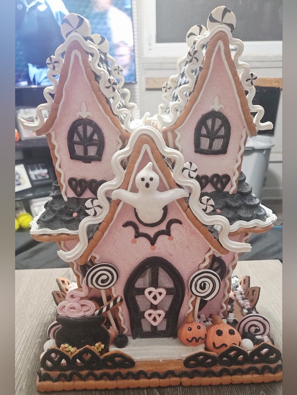 Candy Corn Lane Pastel LED Gingerbread Halloween House Lights Up and works! 16"